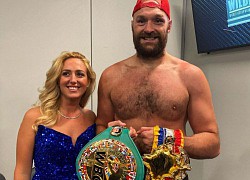 Vợ khóc, cười mừng Tyson Fury bảo vệ đai WBC hạng nặng