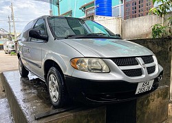 Xe MPV Dodge Caravan 2000 hiếm gặp tại Việt Nam