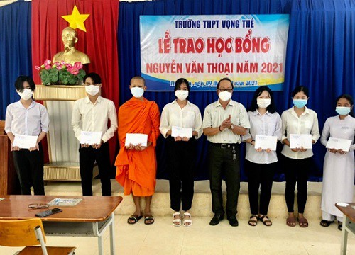 An Giang: Quỹ học bổng Nguyễn Văn Thoại tiếp sức học sinh THPT đến trường