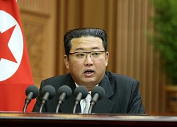 Báo Hàn Quốc nói ông Kim Jong-un "giảm 5 kg trong 2 tháng"