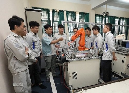 Đào tạo thí điểm cao đẳng cho học sinh tốt nghiệp THCS: Ngã rẽ mới cho người học?