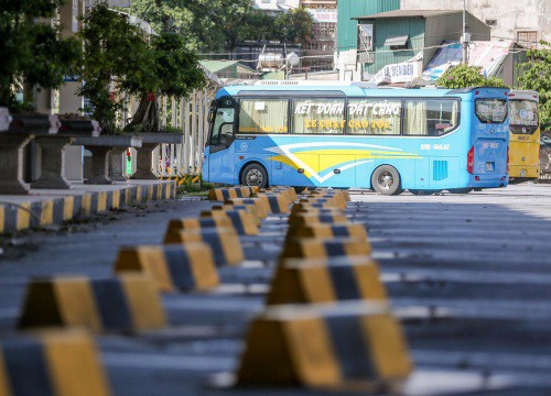 Hà Nội: Đề xuất xe buýt, taxi hoạt động trở lại từ ngày mai 13/10, vẫn dừng xe ôm