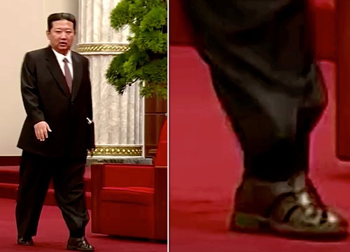 Kim Jong-un khiến mốt sandal kèm tất được chú ý