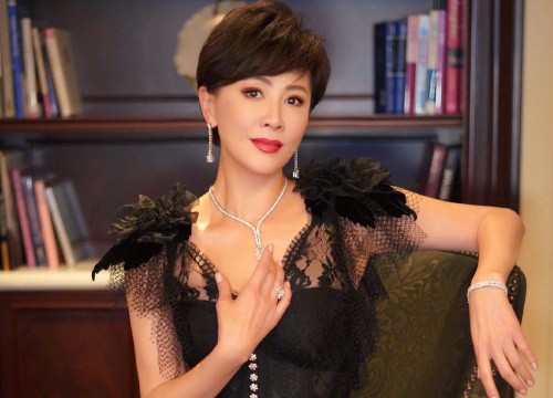 Lưu Gia Linh: Chị đại Cbiz cướp bồ bạn thân, tủi nhục vì bị mafia cưỡng hiếp sau 3 tiếng mất tích bí ẩn và cú twist ở tuổi 55