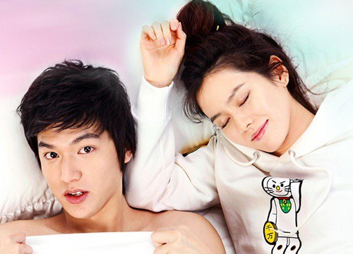 Son Ye Jin - Lee Min Ho từng có cảnh giường chiếu nóng bỏng mắt, Hyun Bin xem lại chắc tức phát điên