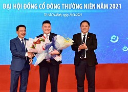 Tuyên bố sẽ giúp đỡ Hồ Văn Cường tiếp tục theo đuổi đam mê ca hát và học đại học, Bầu Thuỵ giàu cỡ nào?