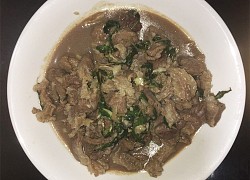 Cách làm món pad krapao (thịt bò xào lá hương nhu) kiểu Thái cực đơn giản