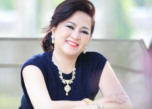 "Cô thư ký" nổi tiếng nhất của CEO Đại Nam mắc 1 lỗi sai khiến netizen tràn vào đòi bà Phương Hằng trừ lương gấp!