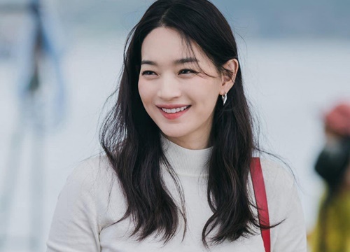 Shin Min Ah từ thiện như thế nào mà được Tổng thống tặng bằng khen?