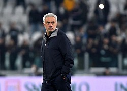 Thầy trò Mourinho hụt hơi trong cuộc đua vô địch