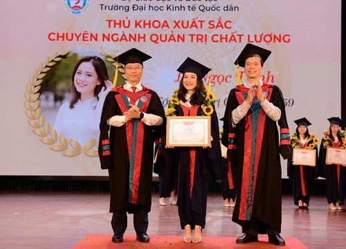 Thủ khoa Kinh tế quốc dân có biệt danh'cô gái vàng trong làng săn học bổng'