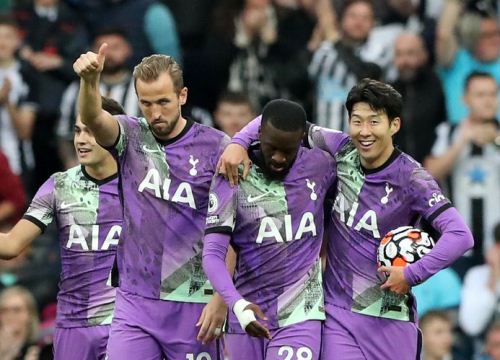 Tottenham đẩy MU xuống vị trí thứ 6