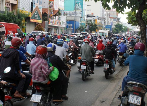 TP Hồ Chí Minh: Giao thông ùn ứ trở lại trong sáng đầu tuần