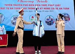 Tuyên truyền kiến thức an toàn giao thông cho học sinh