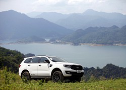 Bảng giá xe Ford tháng 10: Ford Everest giảm giá hơn 100 triệu đồng tại đại lý