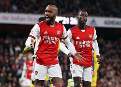 Lacazette giúp Arsenal thoát thua ở phút 90+5