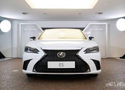 Lexus ES 250 phiên bản 2021 ra mắt tại Malaysia, giá 1,59 tỷ đồng