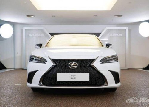 Lexus ES 250 phiên bản 2021 ra mắt tại Malaysia, giá 1,59 tỷ đồng