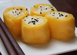 Món xôi xoài cuốn kiểu sushi đẹp mắt lạ miệng