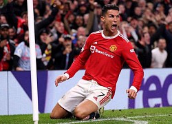 Ronaldo ghi bàn giúp Manchester United ngược dòng không tưởng