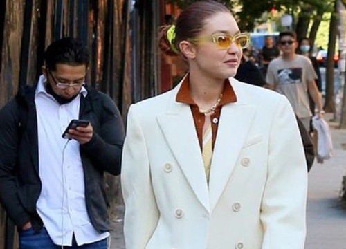 Siêu mẫu Gigi Hadid khoe gu thời trang đẳng cấp trên đường phố New York