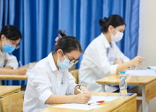 Tuyển sinh đại học 2022: Chung hay riêng?