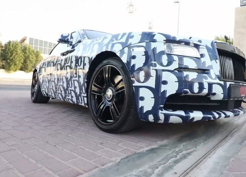 Bộ sưu tập xe khủng của rich kid giàu nhất Dubai: Đã toàn Rolls-Royce lại còn dán decal đắt khét của Supreme, LV