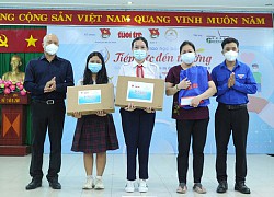 &#8216;Chỉ mong các em luôn vững vàng trên con đường phía trước&#8217;