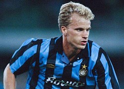 Dennis Bergkamp: hình mẫu số 10 cổ điển tinh tế, đầy sức mạnh.