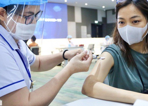 Kết hợp tiêm vaccine Covid-19 và cấp Căn cước công dân