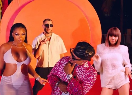 Lisa khoe viusal và body xịn sò trong MV "SG" kết hợp cùng DJ Snake