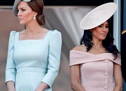 Lý do Meghan cùng mặc một phong cách nhưng luôn 'kém sang' hơn Kate: Đi đứng 'thiếu ý tứ' khiến quần áo không vừa vặn, trang điểm lạc quẻ với xung quanh