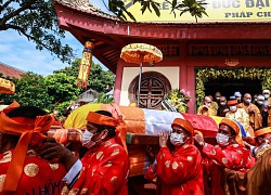 Tăng ni, phật tử cung nghinh Hòa thượng Thích Phổ Tuệ về cõi niết bàn