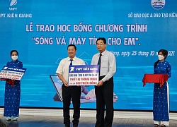 Kiên Giang: Trao 10.000 sim điện thoại và thiết bị học trực tuyến cho học sinh nghèo