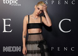 Kristen Stewart khoe cơ bụng trên thảm đỏ