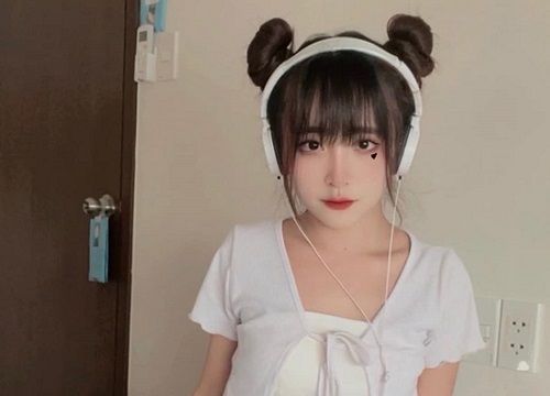 "Lột xác" khỏi vóc dáng "tiểu học", nữ streamer bất ngờ xuất hiện với vòng 1 ngoại cỡ khiến người xem giật mình