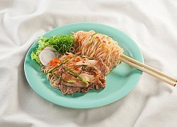 Mì nưa xào kim chi thịt bò