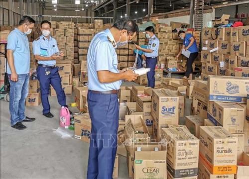 Phát hiện, ngăn chặn buôn lậu, gian lận thương mại dịp Tết Nguyên đán 2022