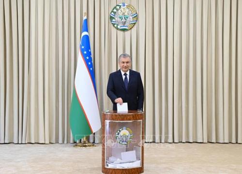 Tổng thống Uzbekistan Shavkat Mirziyoyev tái đắc cử