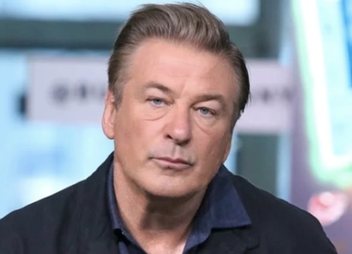 Alec Baldwin bị chỉ trích vì mở tiệc Halloween