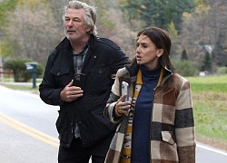 Bà xã tiết lộ tình trạng "báo động đỏ" của tài tử Alec Baldwin sau vụ xả súng bắn chết người kinh hoàng