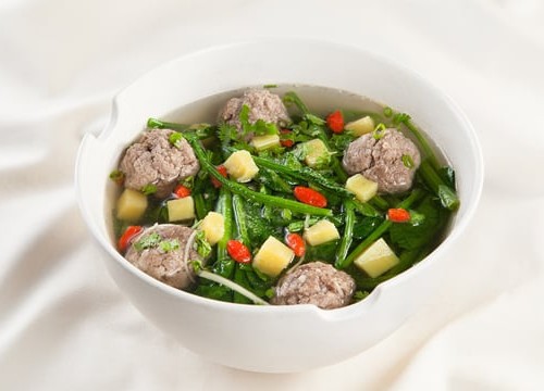 Canh bó xôi bò viên