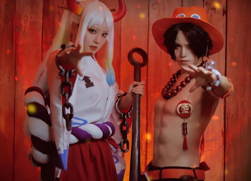 Fan One Piece bấn loạn với loạt ảnh cosplay cặp đôi "gặp nhau là xúc" nổi tiếng trong arc Wano, ai là người xinh đẹp hơn?