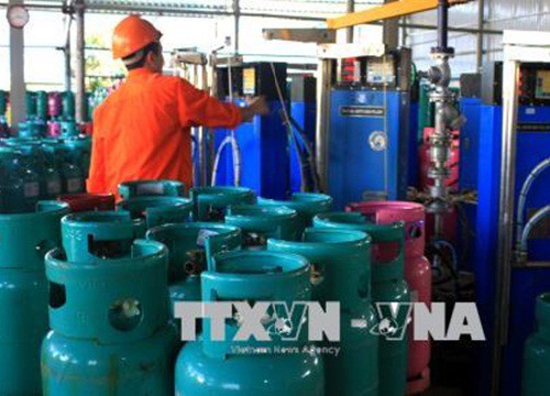 Giá gas trong nước tăng mạnh: Người tiêu dùng xoay sang dùng điện