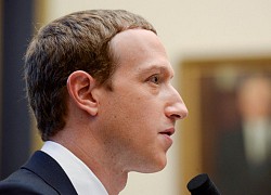 Mark Zuckerberg bị kêu gọi từ chức