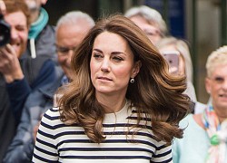 Kate Middleton hay mặc áo kẻ ngang hack tuổi, nhưng so với gái Pháp mới thấy cô mix đồ lỗi thời