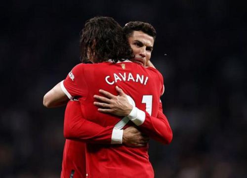 Ronaldo và Cavani phá kỷ lục tồn tại 11 năm ở MU