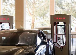 Tesla lần đầu mở mạng sạc siêu nhanh cho xe điện loại khác