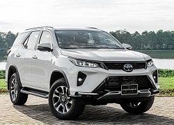 Toyota lần đầu "chơi lớn" giảm giá cho nhiều dòng xe, nhưng lựa chọn phiên bản khác nhau