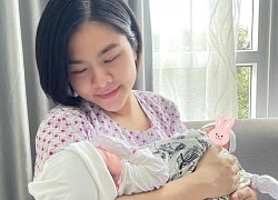 Vân Trang tái xuất cùng cặp song sinh mới chào đời